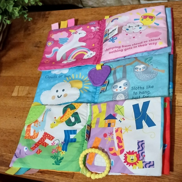 Bundle Of 3 Playtex Baby Soft‎ Plush Crinkle Teether Taggies Baby Books New - Picture 1 of 4